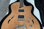 Taylor T3B semi hollow guitar c/w Bigbsy