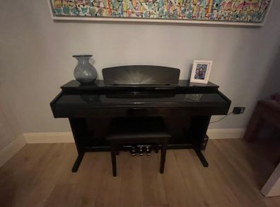 Digital Piano with stool & headphones