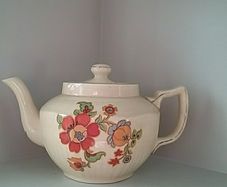 Arthur Wood VTG Teapot