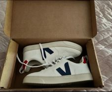Veja Kids V-10 Laces CWL White Cobalt Pekin Trainers