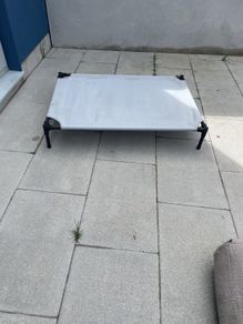 Outdoor dog bed