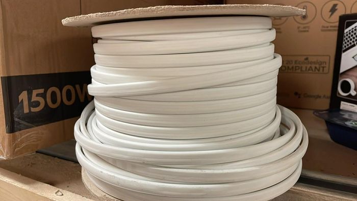 1.5 mm Twin and Earth Cable LSF per Meter