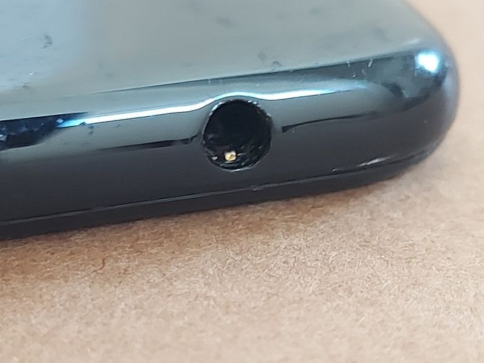 Samsung Galaxy A20e, Model SM-A202F, not powering on, for parts or repair, excellent cosmetic condition