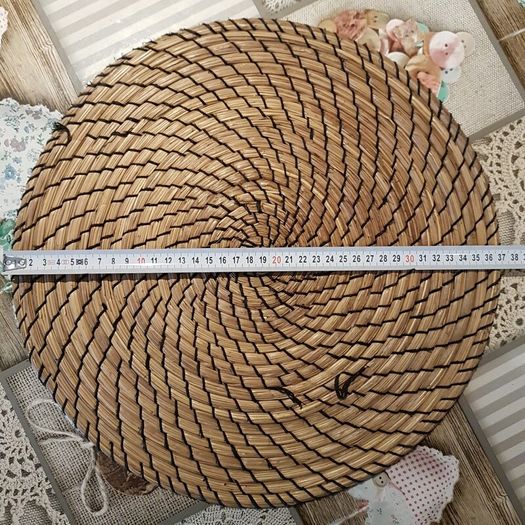 Dinner table mats