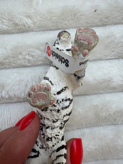 Schleich Wildlife White Tiger Figure 14731 Dirty Please look at the pictures