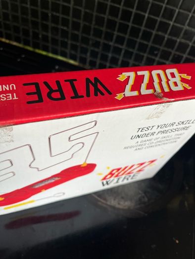 Buzz wire game