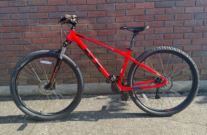 GT Avalanche Mountain Bike