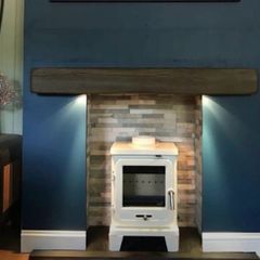 Mantlepiece with lights