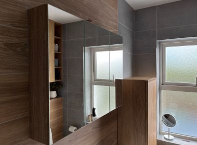 Wall mounted bathroom cabinet with mirror and Led lighting