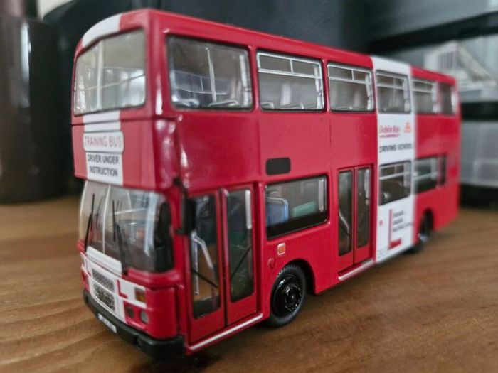 model bus
