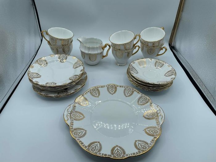 Vintage Windsor Bone China Tea Set Gold Gilt Floral Medallion England c1946+