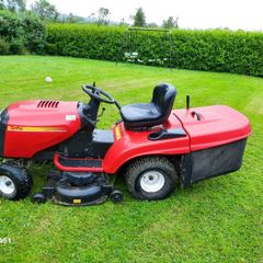 Rally ride on mower