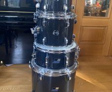 Nearly new Ludwig Evolution and Backbeat Snare Drum 14" and 10/12/16 toms in stunning Black Sparkle Wrap