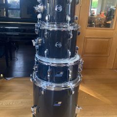 PRICE DROP Nearly new Ludwig Evolution and Backbeat Snare Drum 14" and 10/12/16 toms in stunning Black Sparkle Wrap