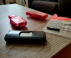 USB Flash Drive Bundle (8GB + Retro 32MB) + SD Adapter