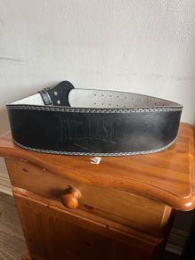 Weightlifting belt