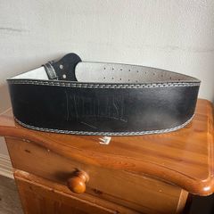 Weightlifting belt