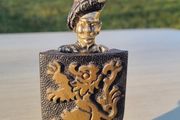 Vintage Cast Iron Scottish Guard &amp; Shield Bottle Opener Stand Reg No.891381