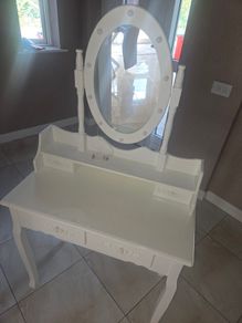 dressing table