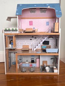 Doll house