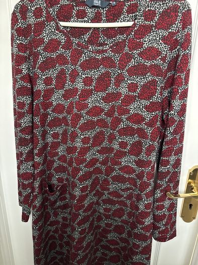 Isle Collection Dress Size 16