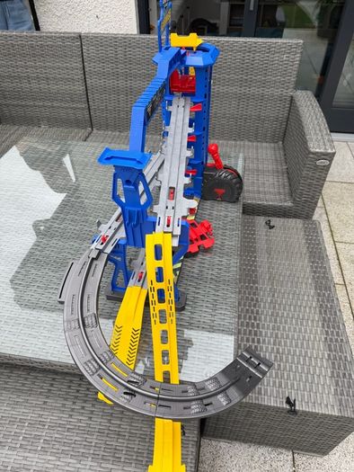 Monster Jam Garage Playset