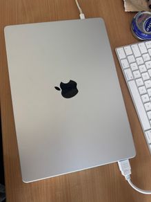 Macbook Pro 2023 M2 Max 64GB 1TB 84% Battery