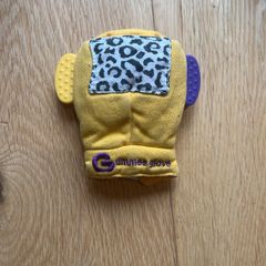 gummee glove teething