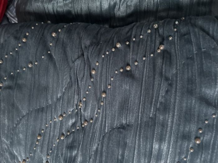 Velour throw and cushions