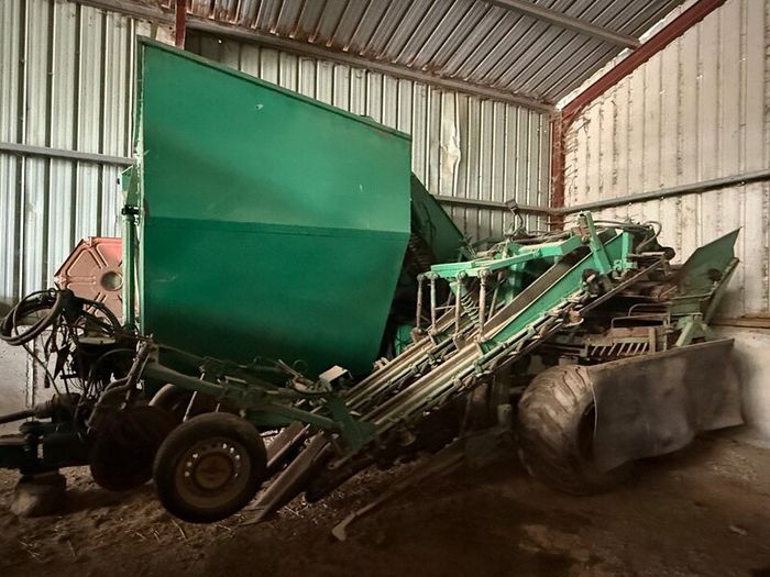 Beet Harvester Armer Salmon TR2000