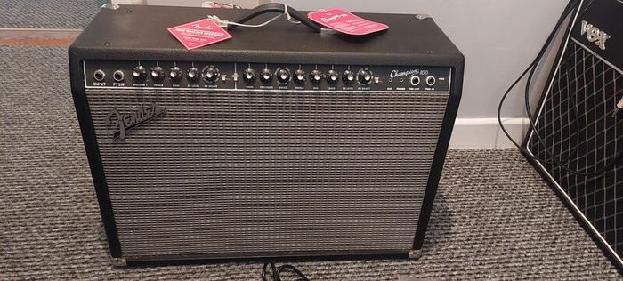 Fender Champion 100 amp