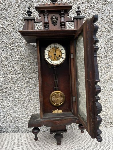 antique wall clocks