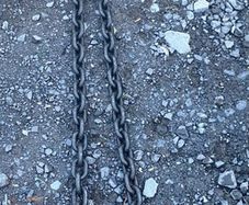 12'9" Tow Chain With Red Hooks