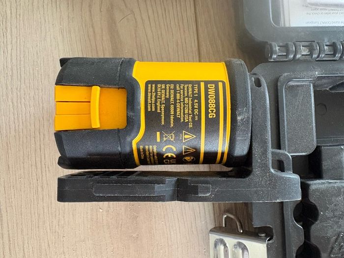 Dewalt Green level