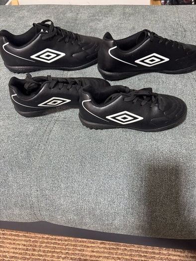 Football boots for artificial turf