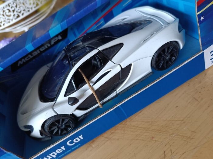 McLaren P1 model car