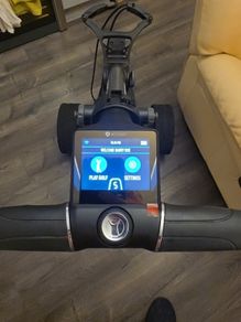 Motocaddy M5GPSdhc electric trolley