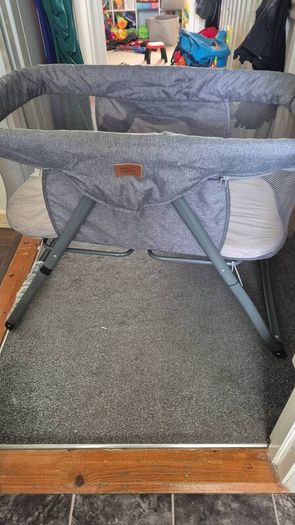 baby crib