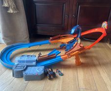 Hot Wheels Scorpion Motorised Raceway