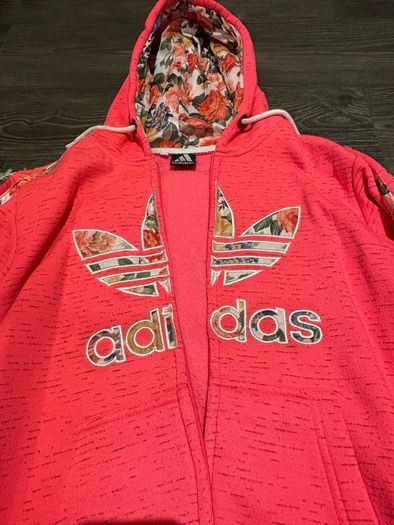 Adidas original tracksuit size small