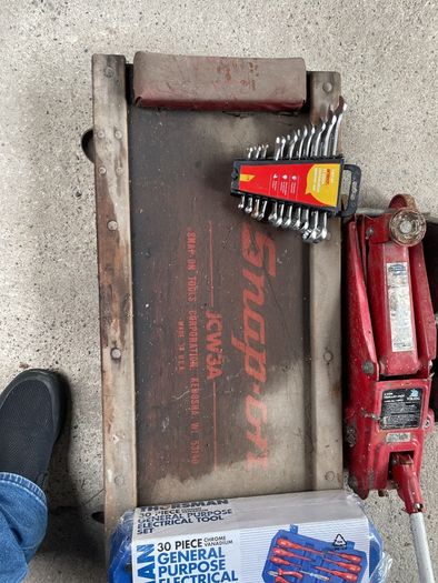 car tools , Jack & laying down board