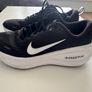 NIKE Men's Vomero Plus 7UK Image 2