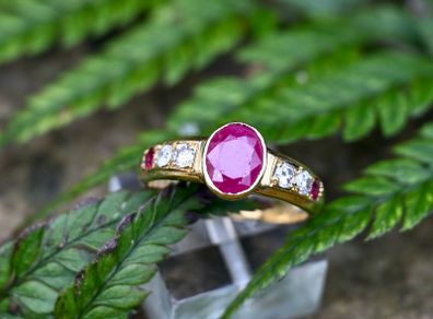 Vintage Ruby & Diamond Ring - 1960/70s