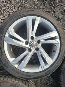 17" Genuine Vw Valencia Alloys with tyres