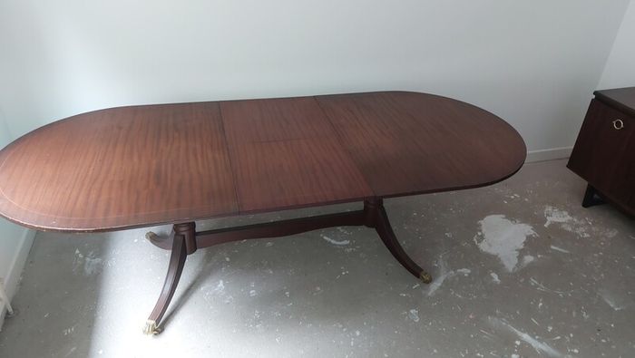 Solid mahogany oval extendable dining table, 6 chairs