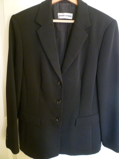 Gerry Weber Classic Dressy Formal Jacket Blazer.  Size Medium 12/14   Colour Jet Black. Excellent Condition.
