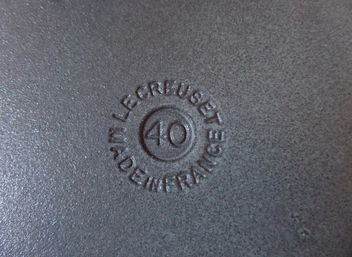 le creuset enamelled cast iron roasting dish