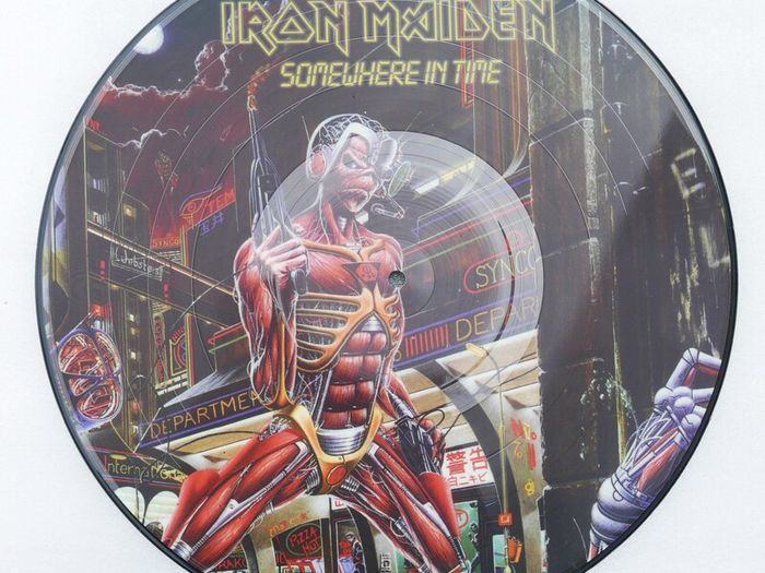IRON MAIDEN -Somewhere In Time-  vinyl pic disc plus a PHOTO
