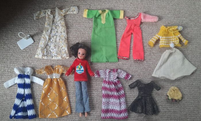Sindy Doll & Clothes Bundle