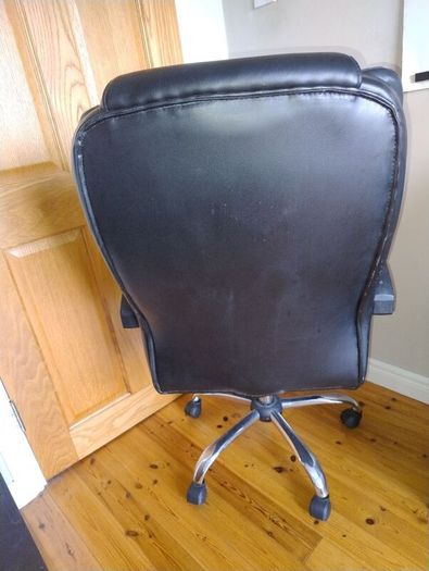 swivel chair (ideal for gaming)